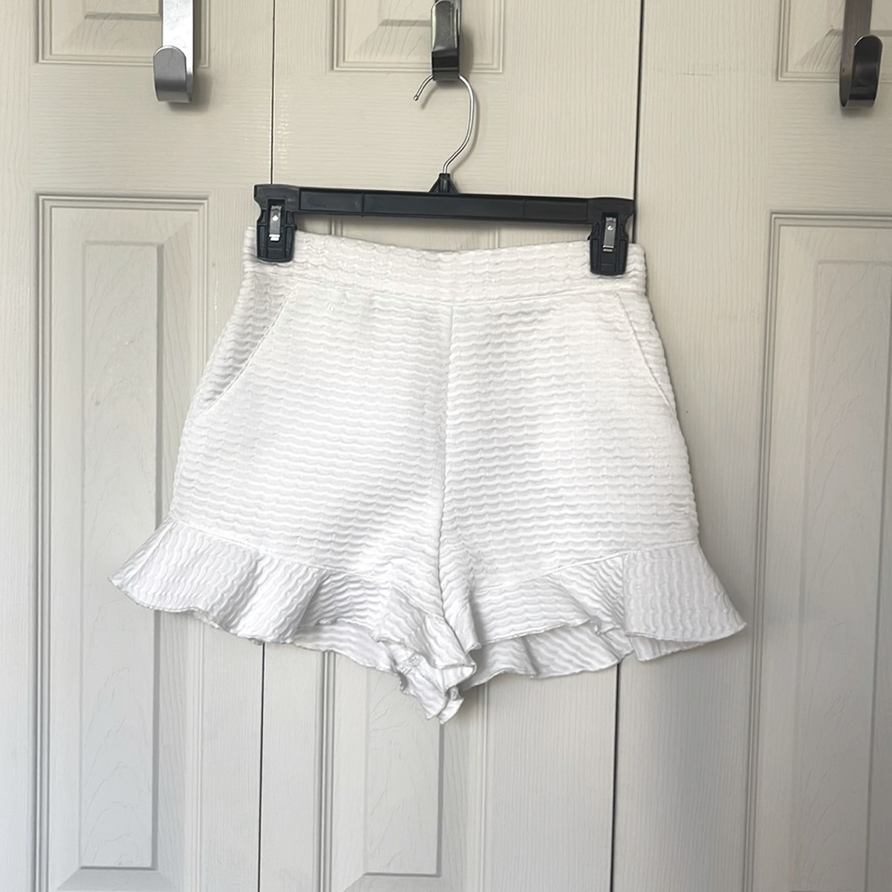 Gianni Bini High-Waist Ruffled White Shorts